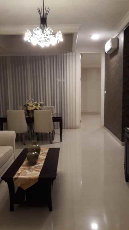 dijual rumah pakuwon city long beach