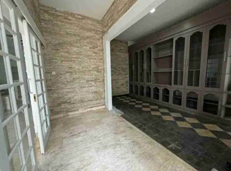 dijual rumah pakuwon city san diego