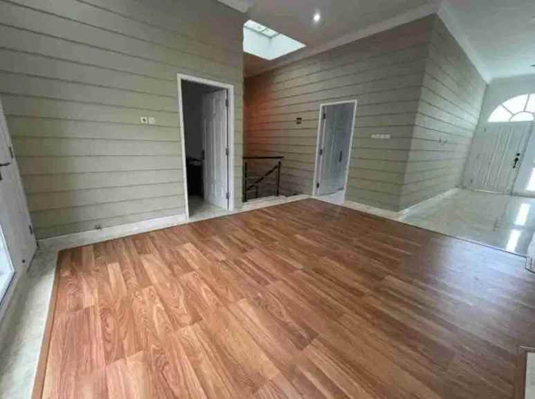 dijual rumah pakuwon city san diego