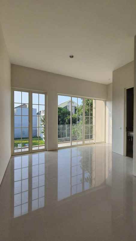 dijual rumah pakuwon city zimbali costa