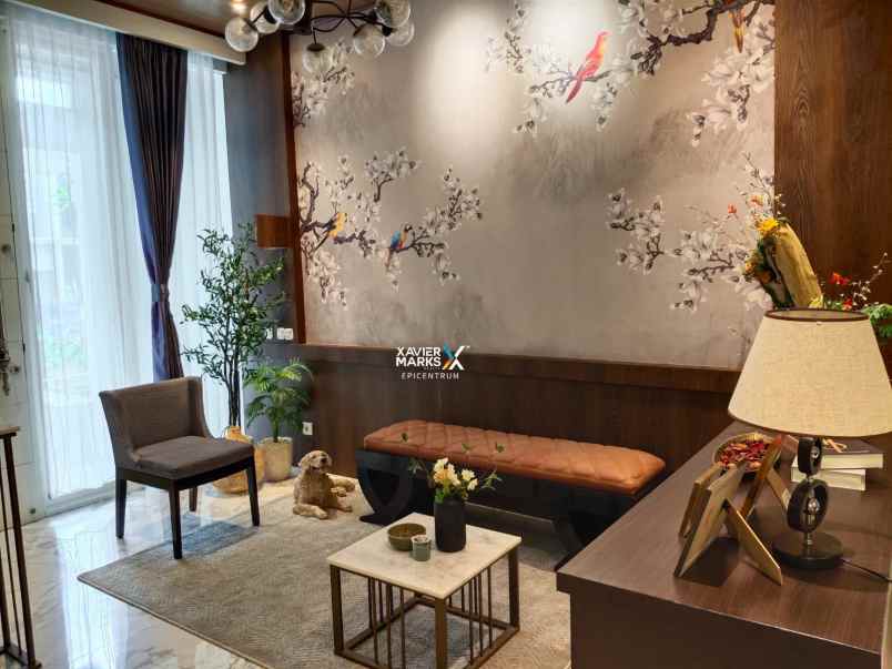 dijual rumah pakuwon indah