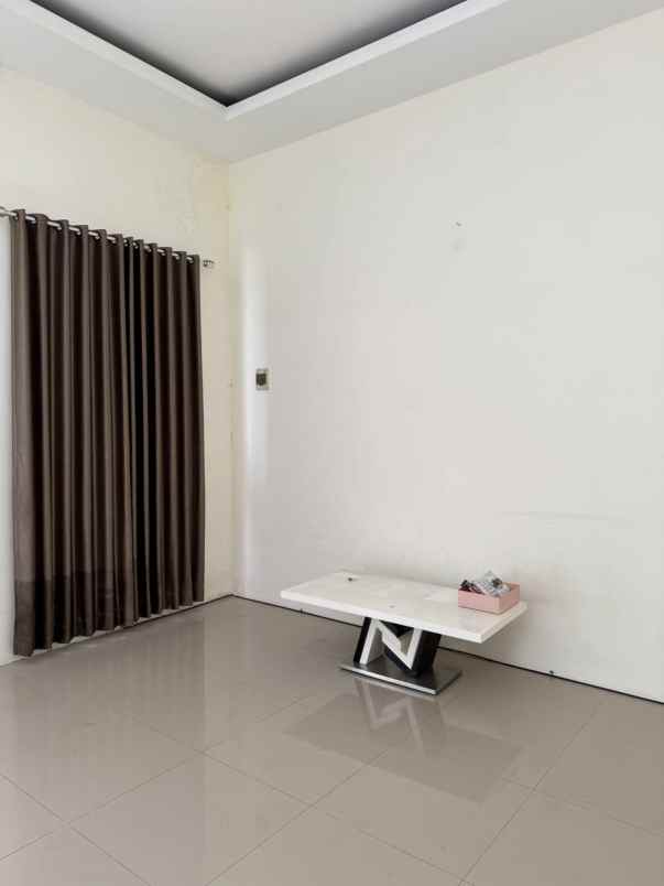 dijual rumah palem utara