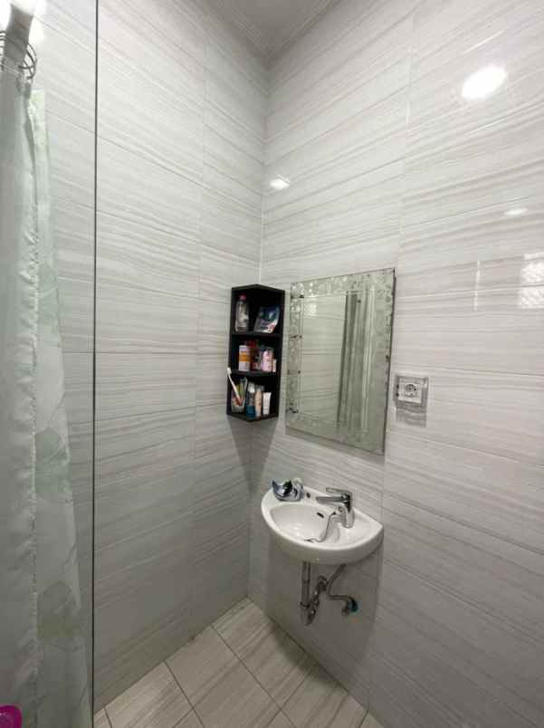 dijual rumah pamoyanan