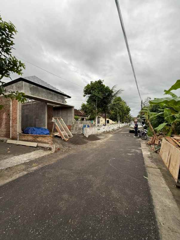 dijual rumah pasar godean