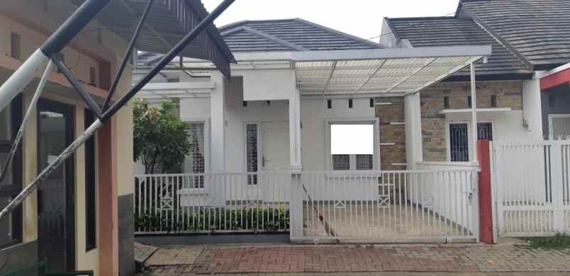 dijual rumah permana