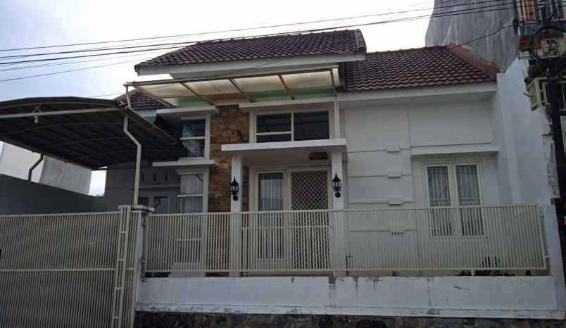 dijual rumah perum beji