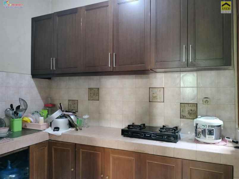 dijual rumah perum galaxy jaka setia