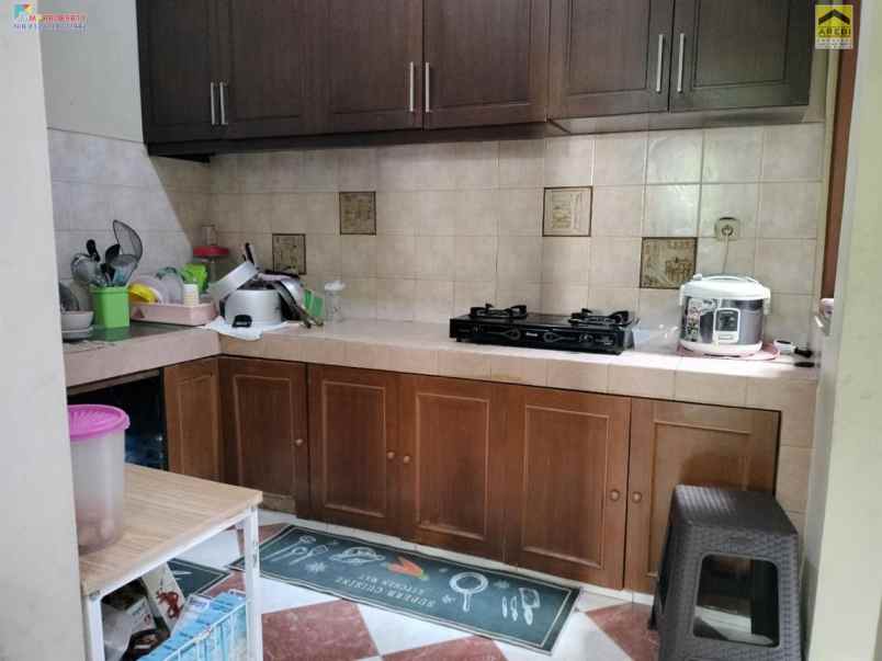 dijual rumah perum galaxy jaka setia