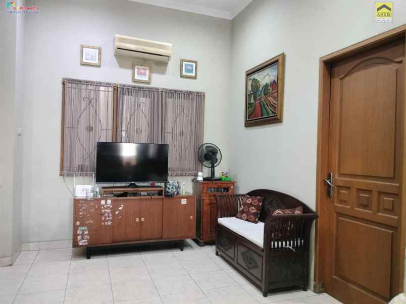 dijual rumah perum galaxy jaka setia