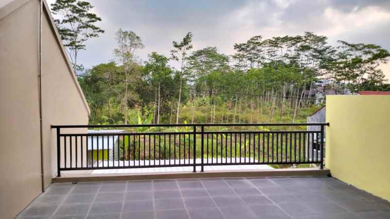 dijual rumah perum griya family residen