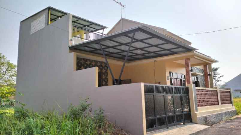 dijual rumah perum griya family residen