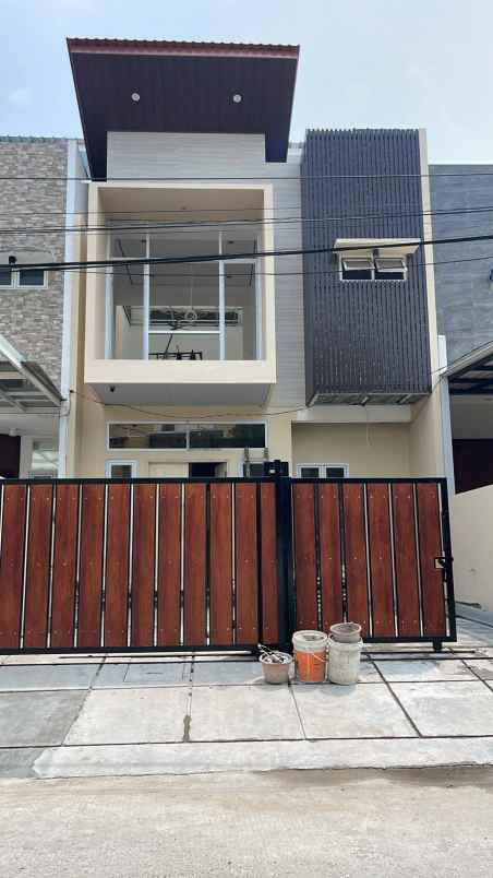 dijual rumah perum imperial gading