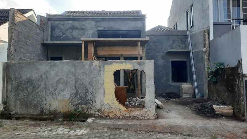 dijual rumah perum p4a pudakpayung