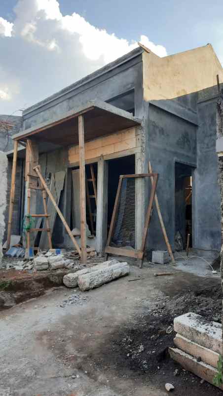 dijual rumah perum p4a pudakpayung