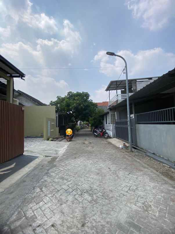 dijual rumah perum pondok menggala