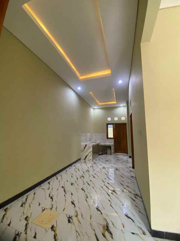 dijual rumah perum pondok menggala