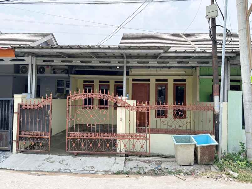 dijual rumah perumahan darmawangsa