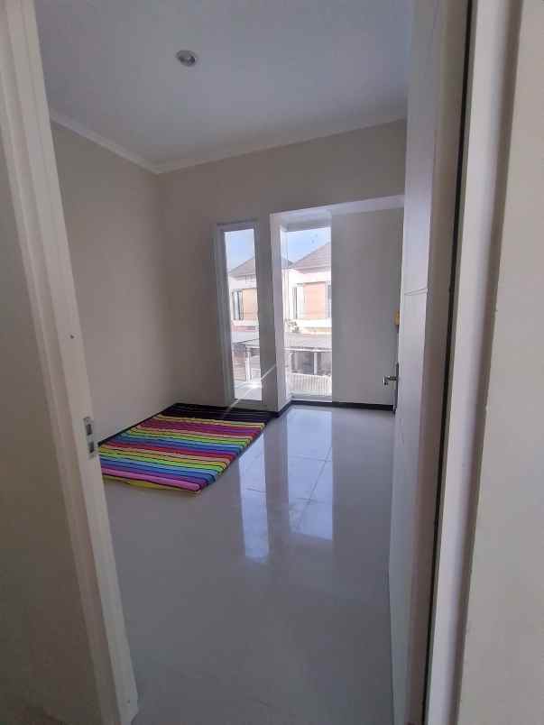 dijual rumah perumahan de naila