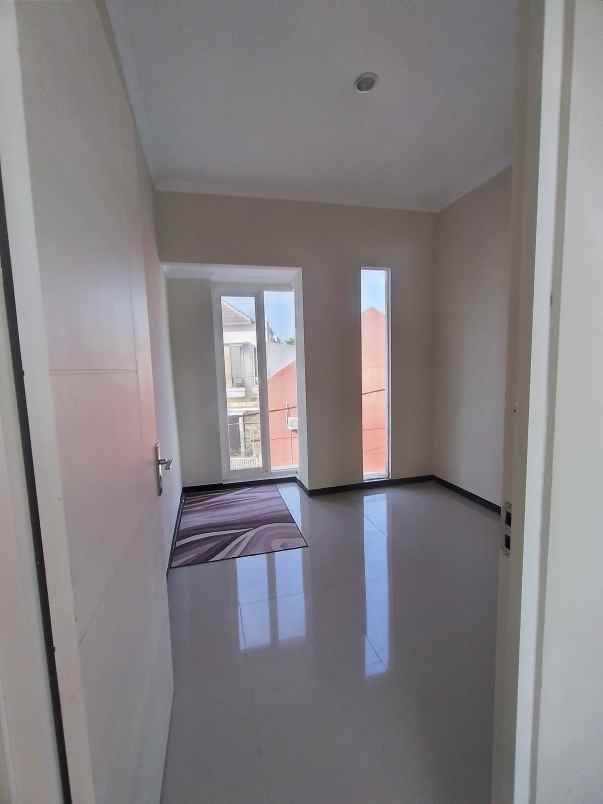 dijual rumah perumahan de naila