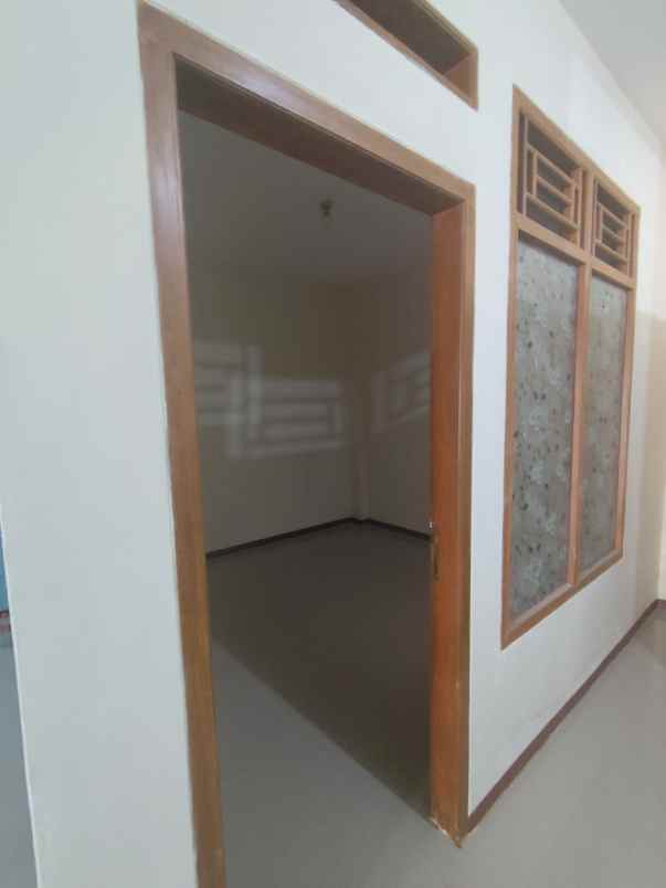 dijual rumah perumahan duta bumi