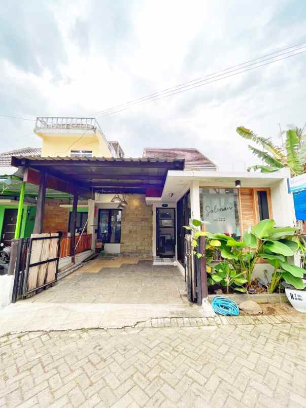 dijual rumah perumahan griya mandiri