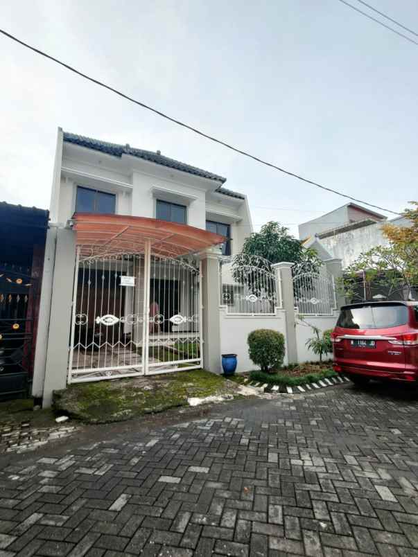 dijual rumah perumahan griya shanta