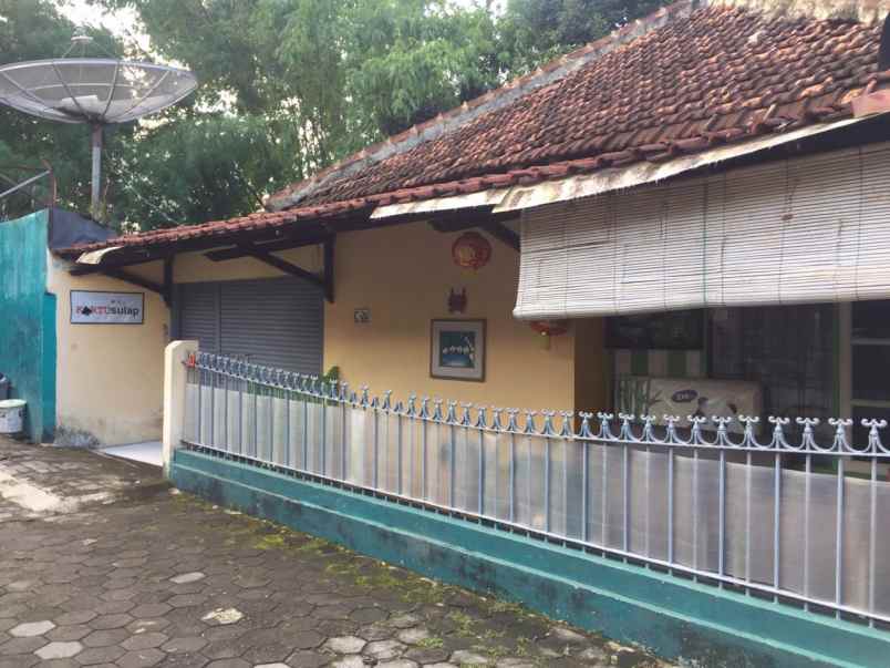 dijual rumah perumahan lempongsari