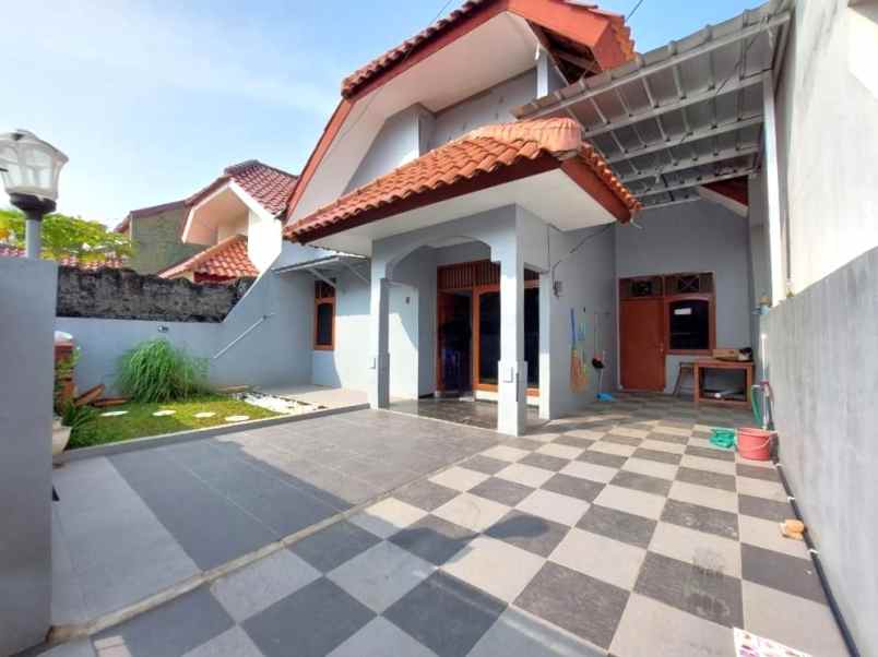 dijual rumah perumahan satwika permai