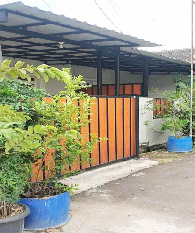 dijual rumah perumahan taman aster kel