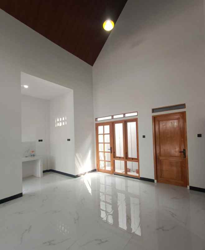 dijual rumah pleret