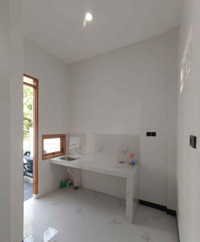 dijual rumah pleret