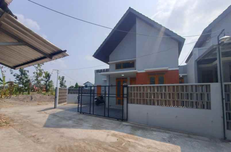 dijual rumah pleret