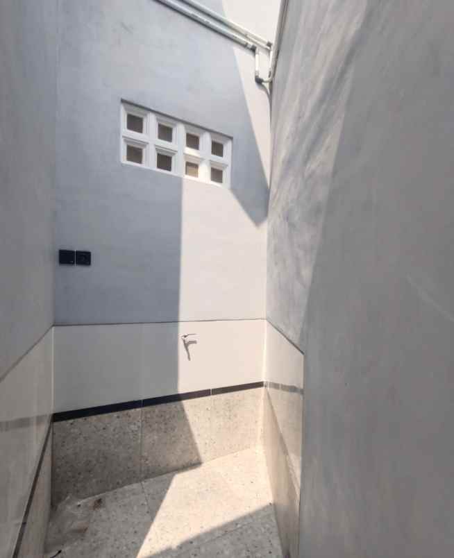 dijual rumah pleret