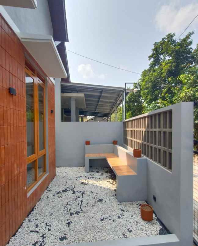 dijual rumah pleret