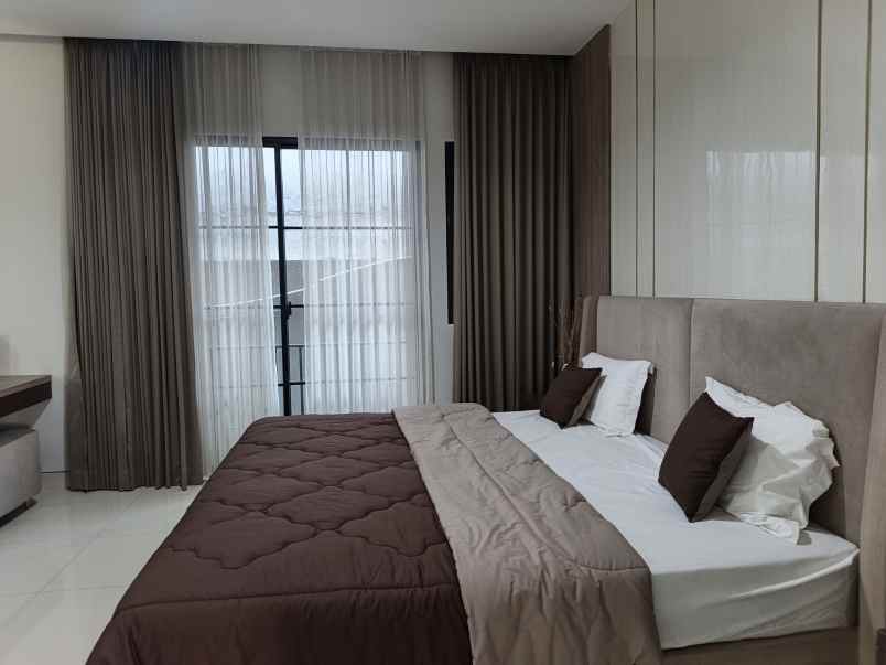 dijual rumah pojcity semarang barat