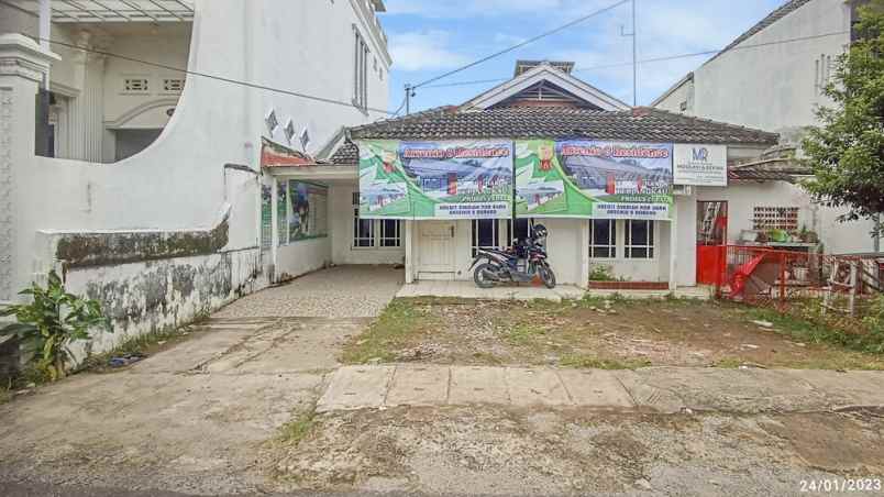 dijual rumah poligon kel bukit lama kec