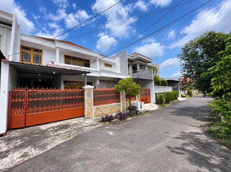 dijual rumah pondok bambu
