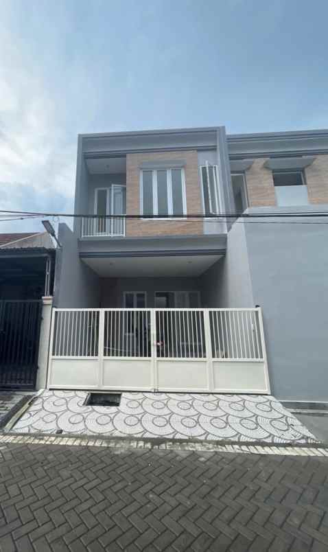 dijual rumah pondok candra