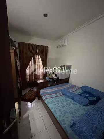 dijual rumah pondok gede