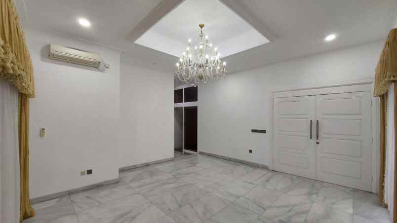 dijual rumah pondok indah