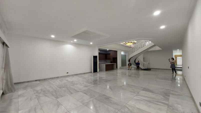 dijual rumah pondok indah