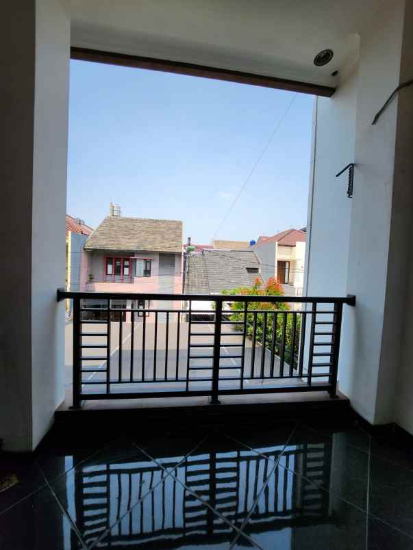 dijual rumah pondok kelapa