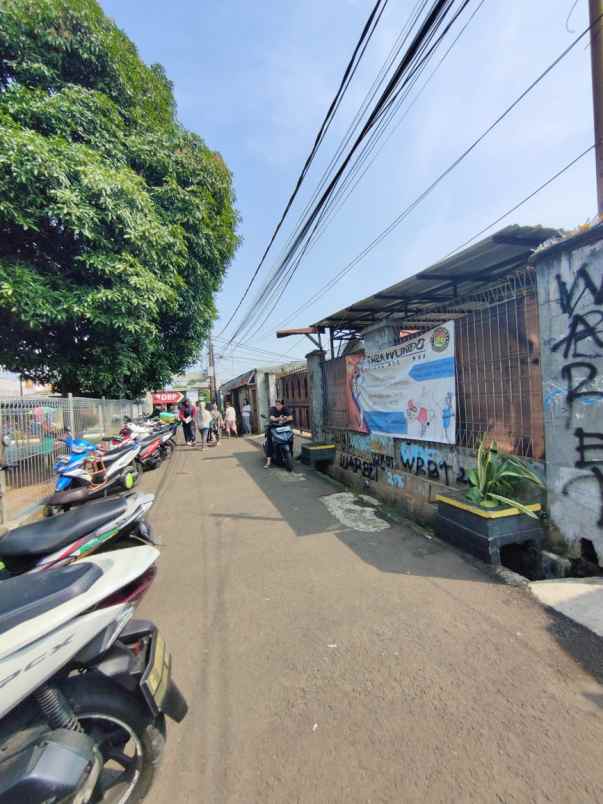 dijual rumah pondok kelapa