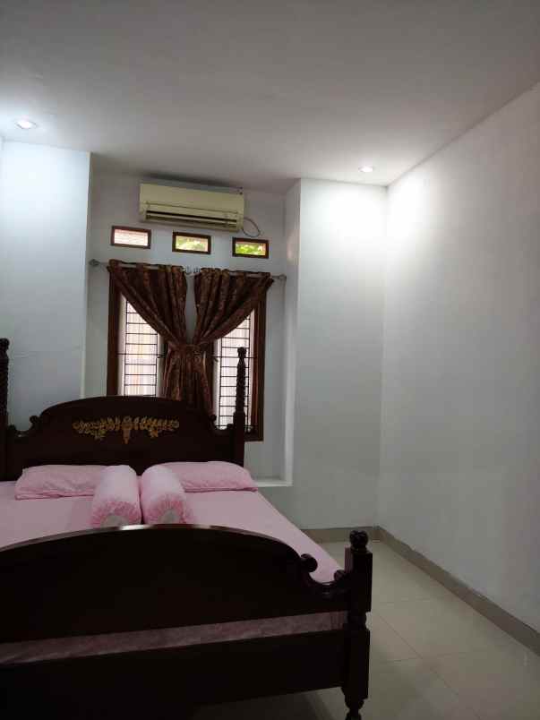 dijual rumah pondok pekayon indah
