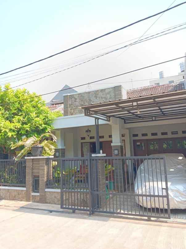 dijual rumah pondok pekayon indah