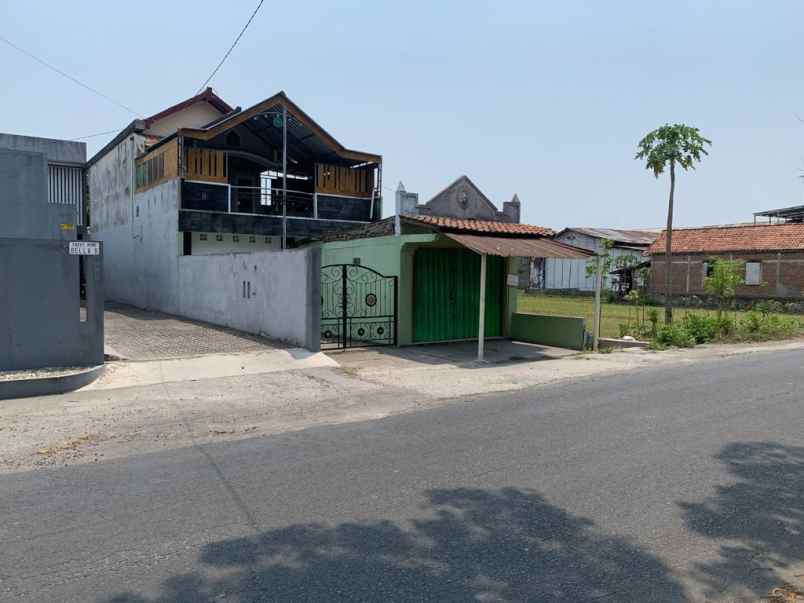 dijual rumah potorono