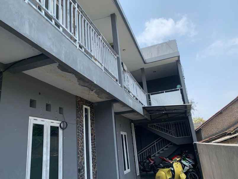 dijual rumah potorono