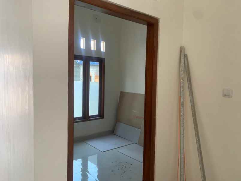 dijual rumah potorono