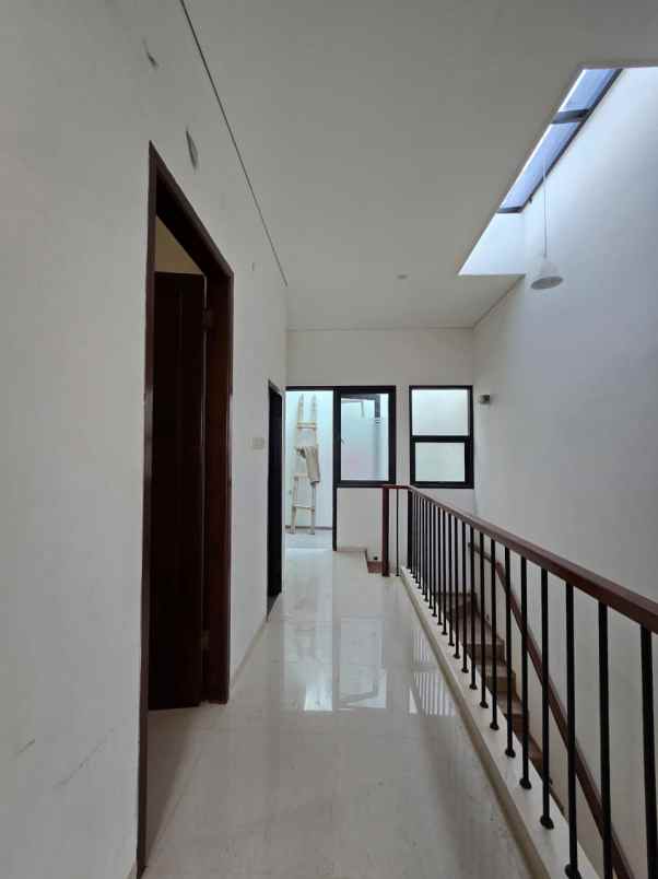 dijual rumah pulo asem