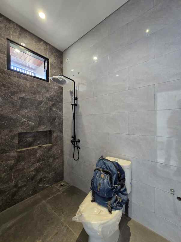 dijual rumah pulo asem